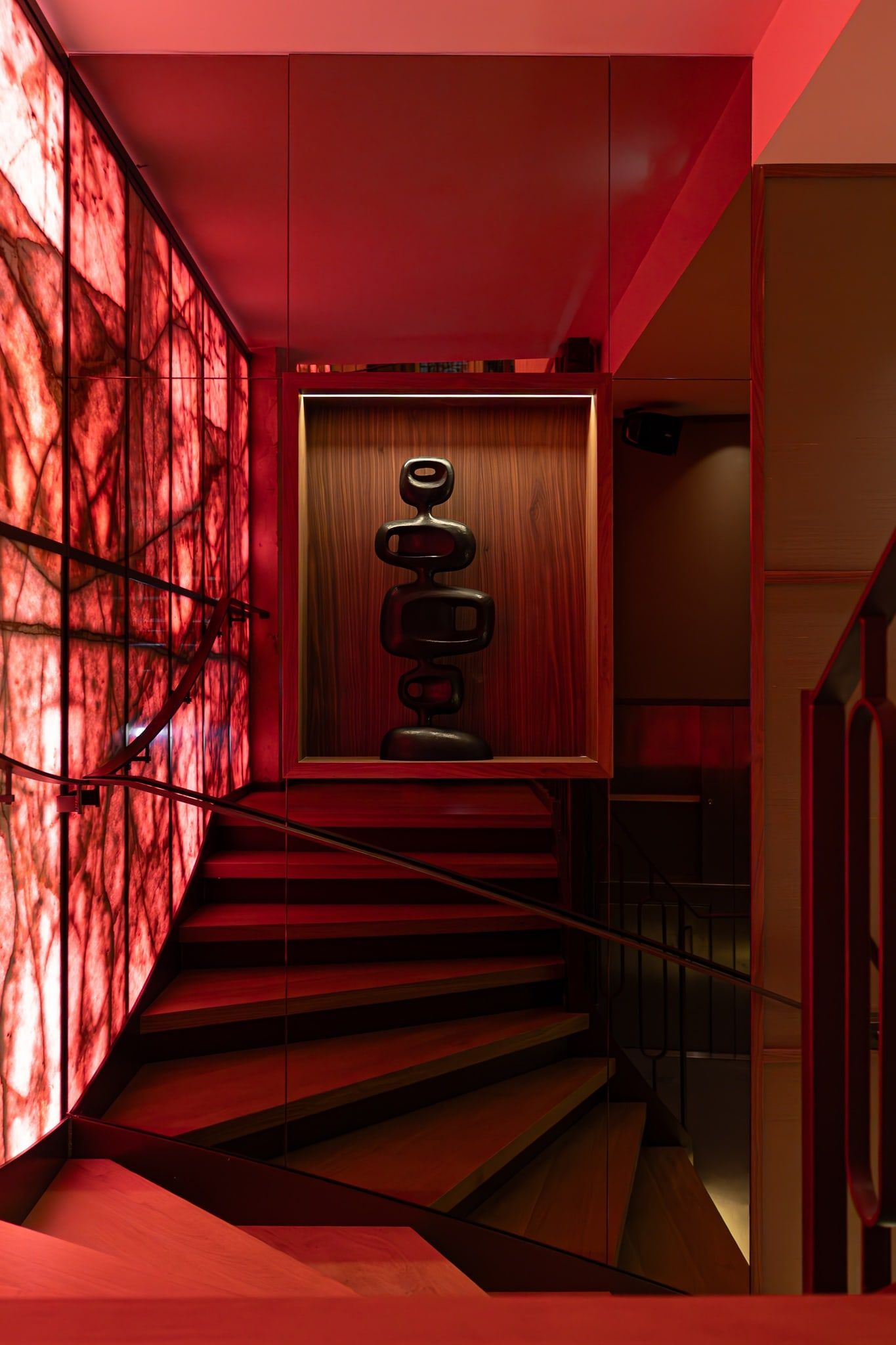 Mur en onyx du restaurant Onyx Paris 9è